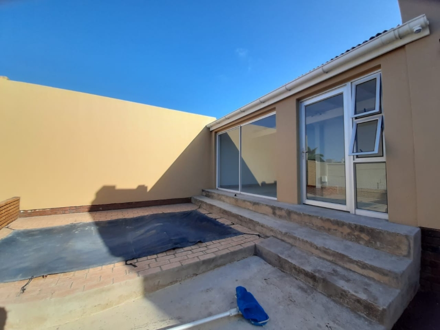 To Let 2 Bedroom Property for Rent in Beacon Bay North Eastern Cape